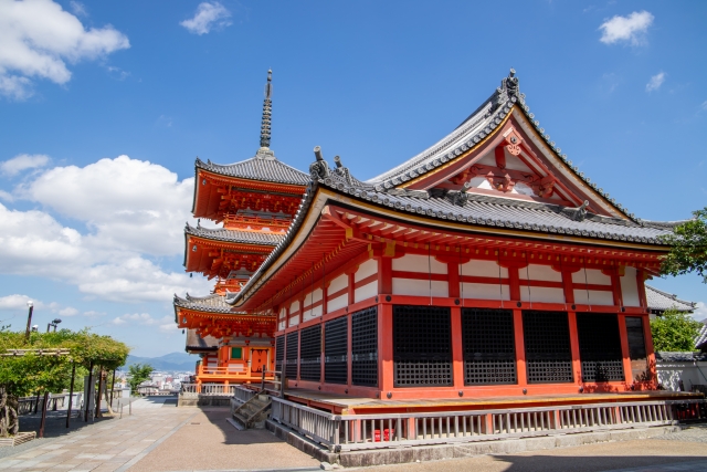 The Sutra Hall at Kiyomizu-dera, a building that preserves and protects Buddhist scriptures.