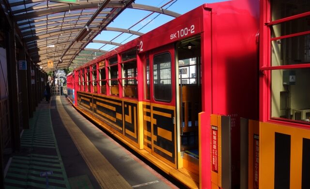 The Rich Car open-air carriage on the Sagano Romantic Train