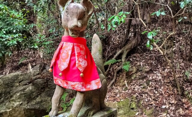 Stone fox statue at Fushimi Inari Taisha in Kyoto