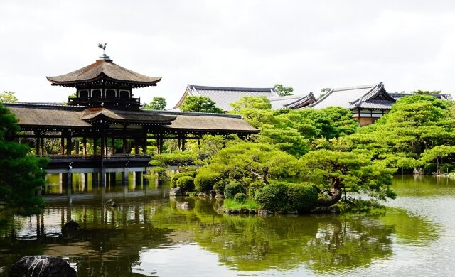 Taiheikaku Bridge over Seiho Pond at Heian Shrine, Kyoto
