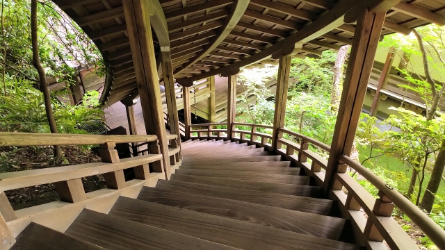 Covered wooden stairs connecting the temple halls at Eikando in Kyoto